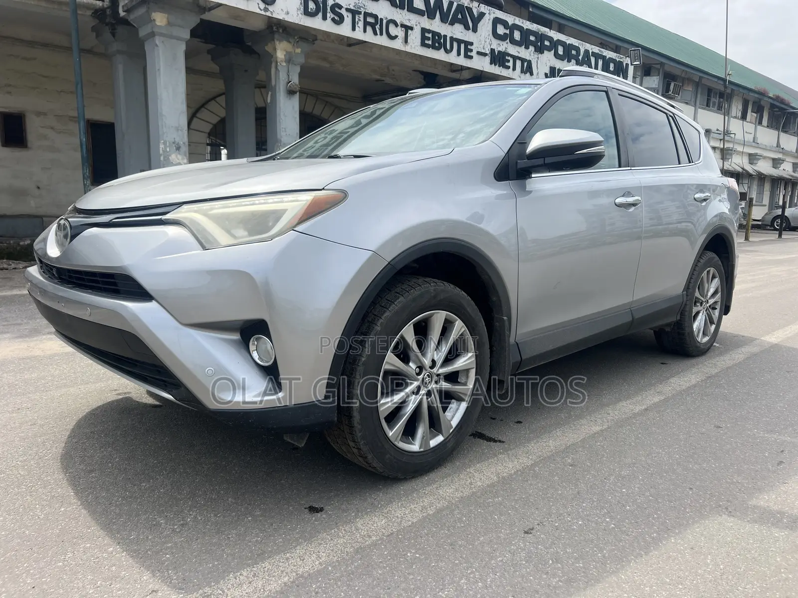 Toyota RAV4 Limited AWD (2.5L 4cyl 6A) 2016 Silver