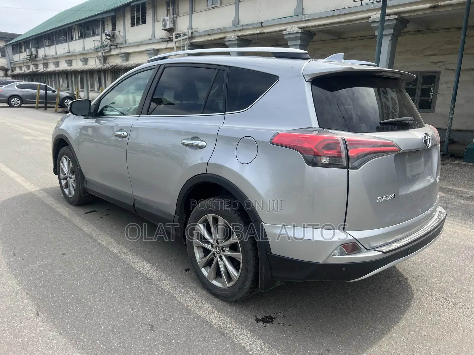 Toyota RAV4 Limited AWD (2.5L 4cyl 6A) 2016 Silver