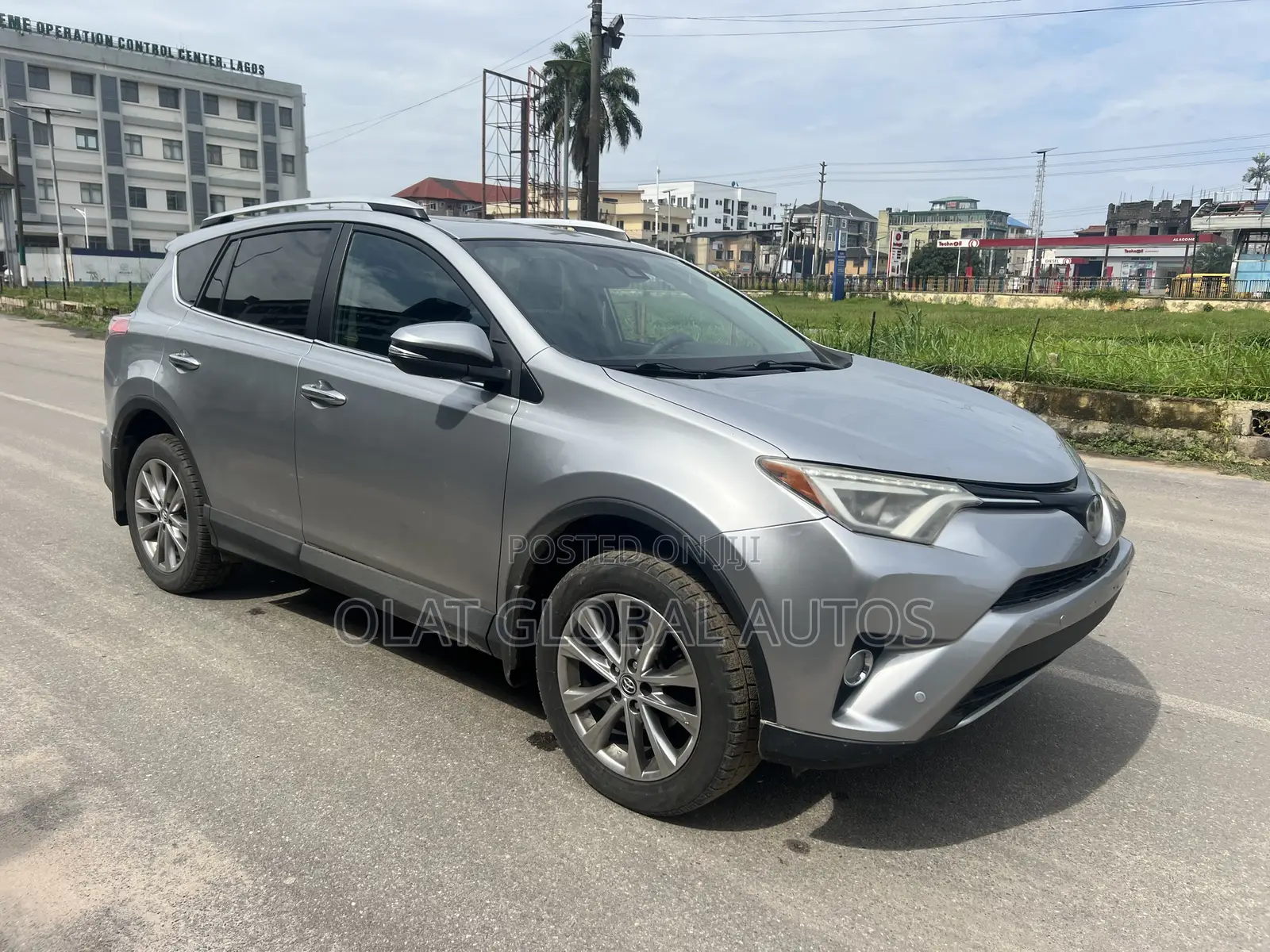 Toyota RAV4 Limited AWD (2.5L 4cyl 6A) 2016 Silver