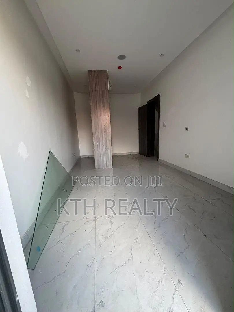 4bdrm Apartment in Lekki for sale
