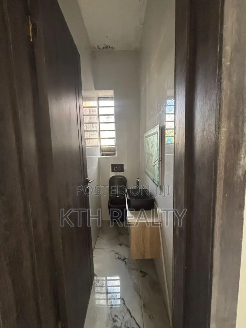 4bdrm Apartment in Lekki for sale