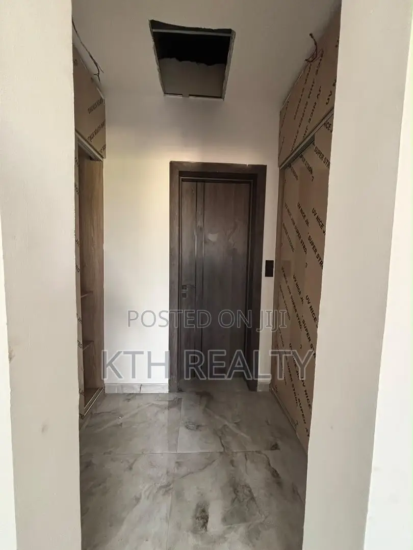 4bdrm Apartment in Lekki for sale