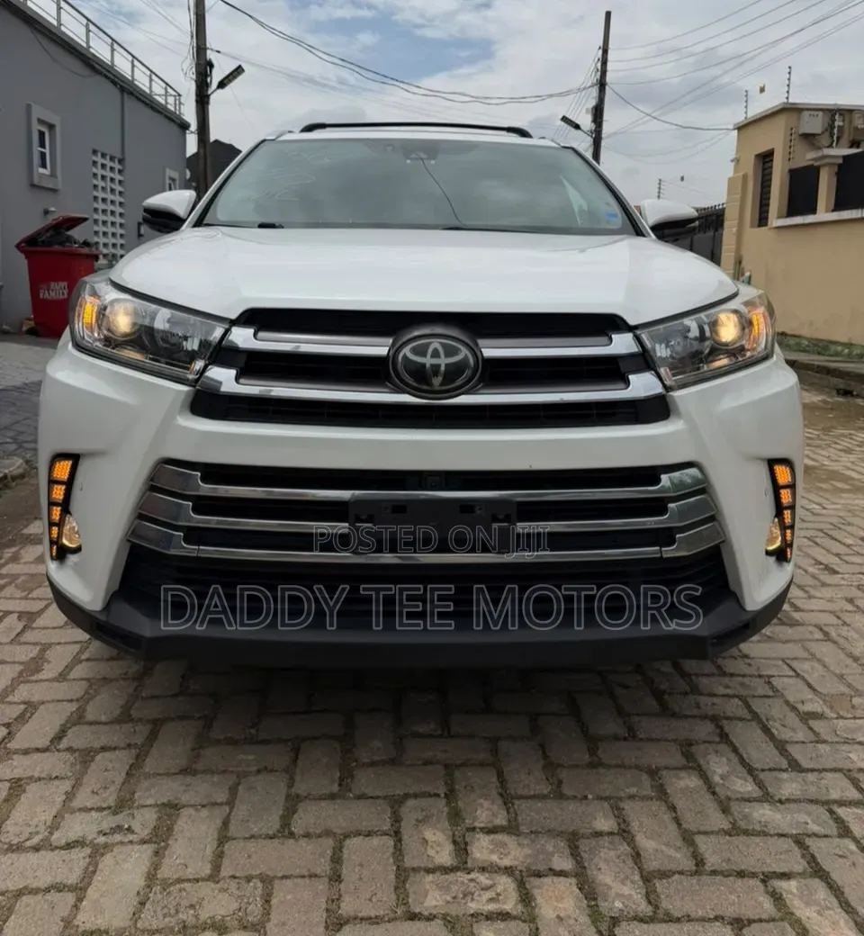 Toyota Corolla 2018 White