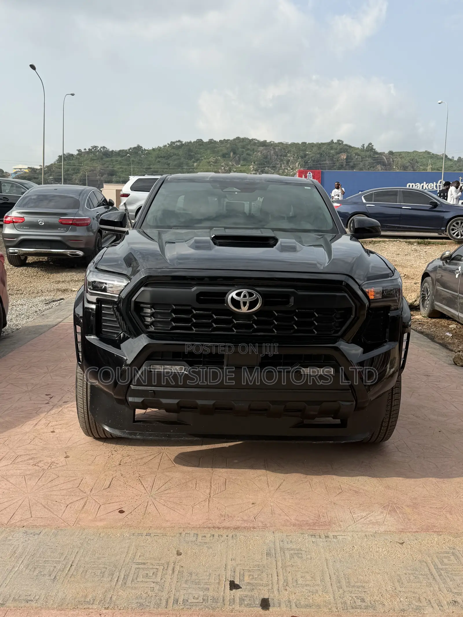 New Toyota Tacoma Limited Double Cab 4WD 5.0 ft. SB 2025 Black
