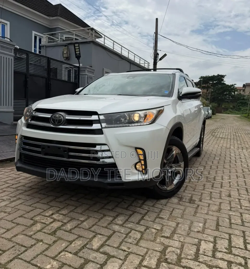 Toyota Corolla 2018 White