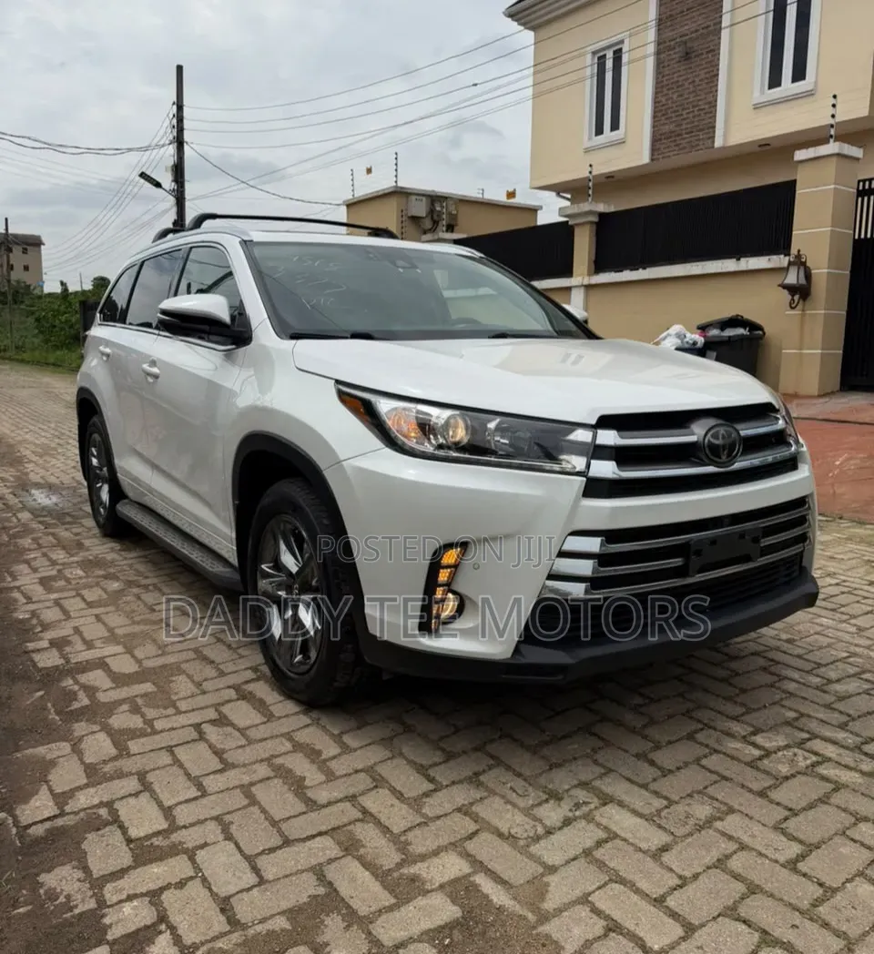 Toyota Corolla 2018 White