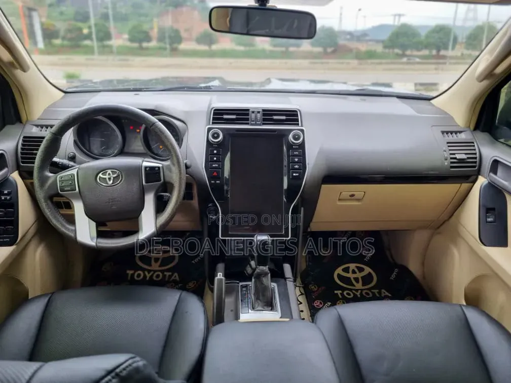 Toyota Land Cruiser Prado 2016 Black
