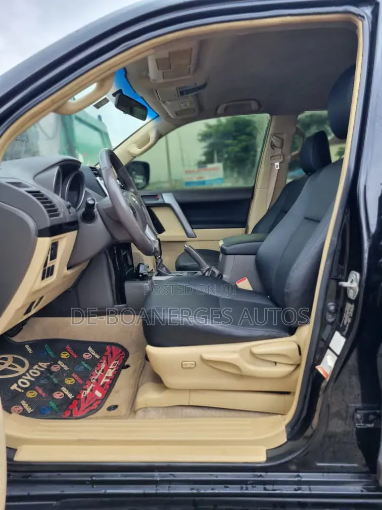 Toyota Land Cruiser Prado 2016 Black