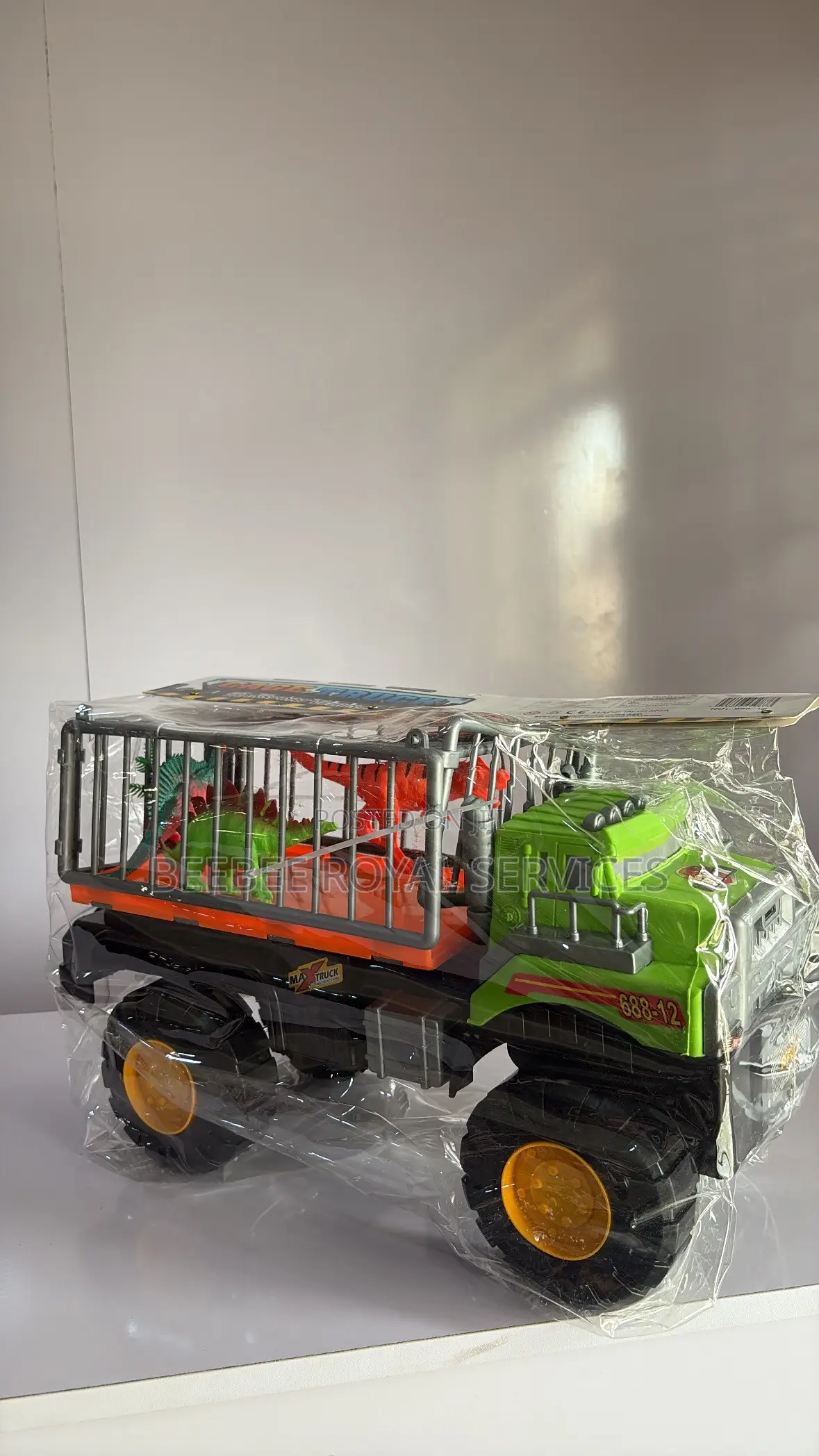 Kids Toy Truck With Dinosaurs