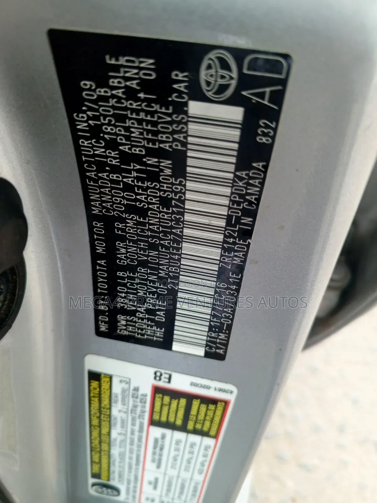 Toyota Corolla Base 4dr Sedan (1.8L 4cyl 5M) 2010 Silver