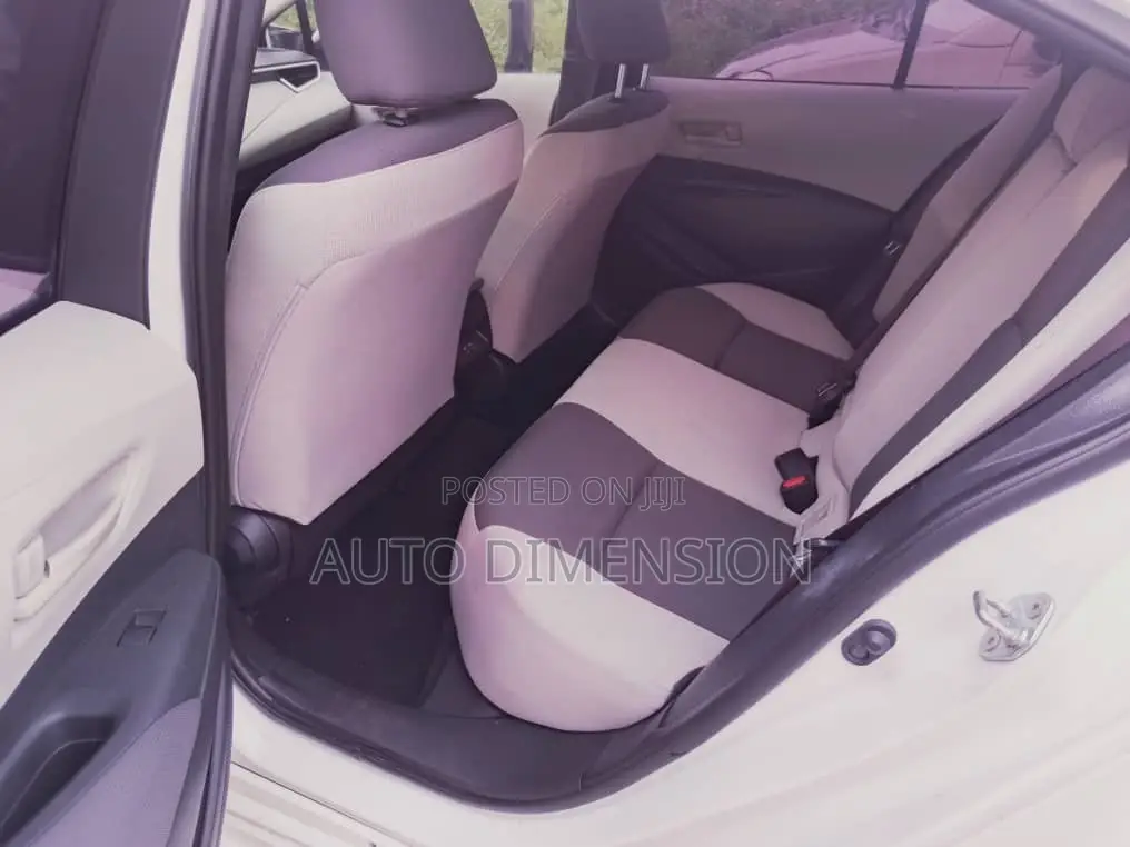 Toyota Corolla LE 2023 White
