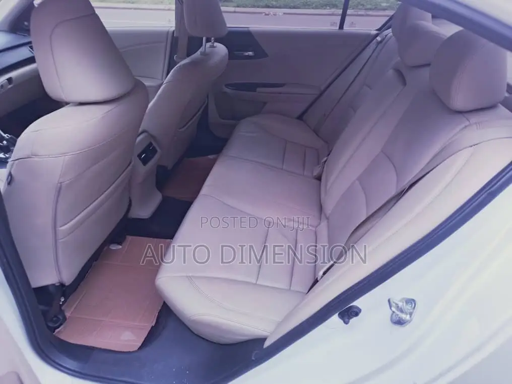 Toyota Corolla LE 2023 White