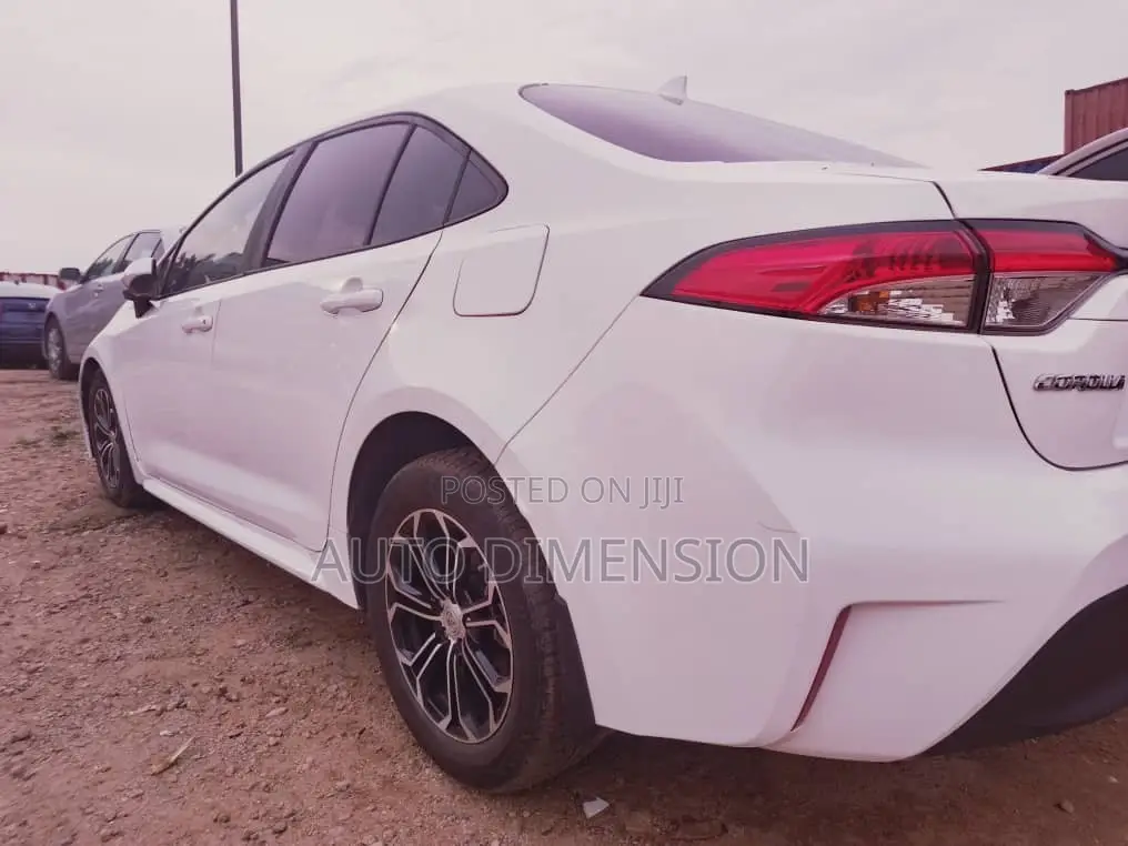 Toyota Corolla LE 2023 White