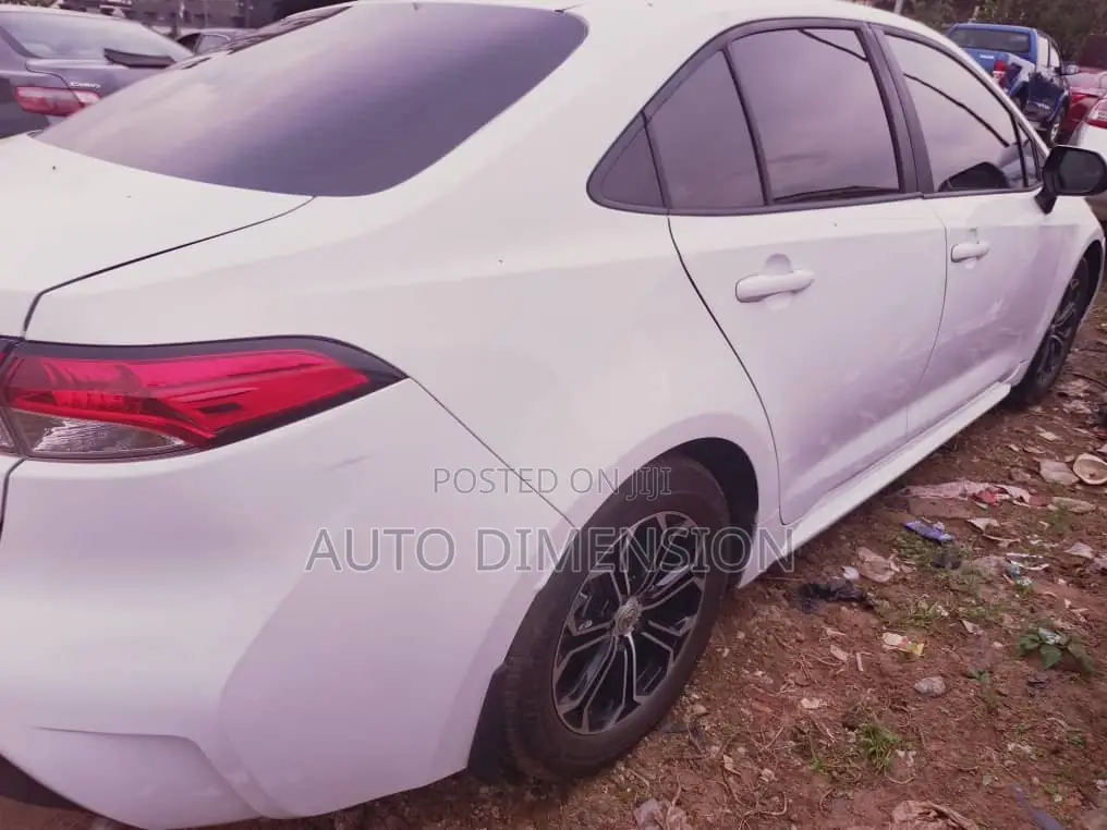 Toyota Corolla LE 2023 White