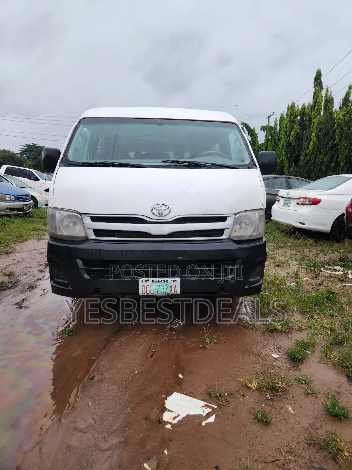 Toyota HiAce 2013 White