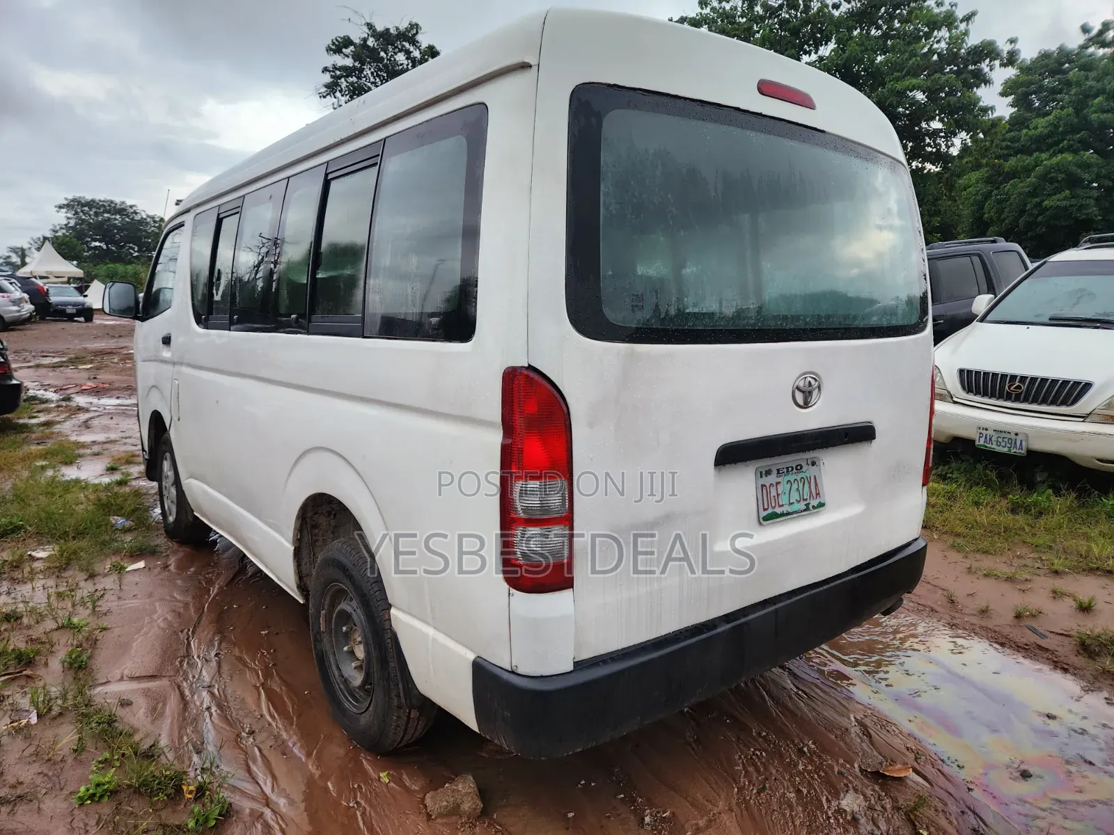 Toyota HiAce 2013 White