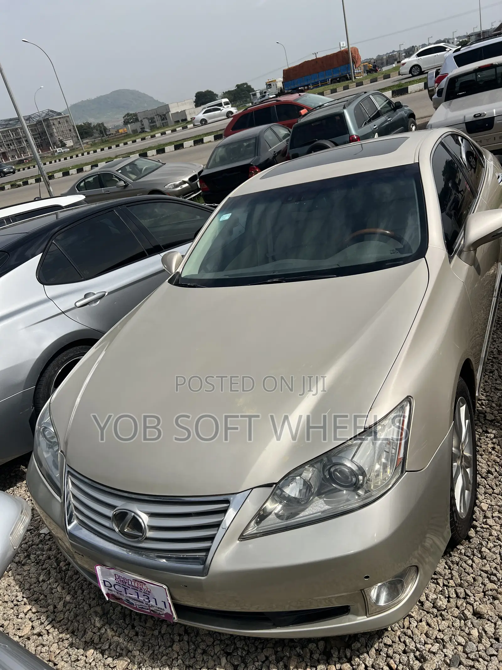 Lexus ES 350 2010 Gold