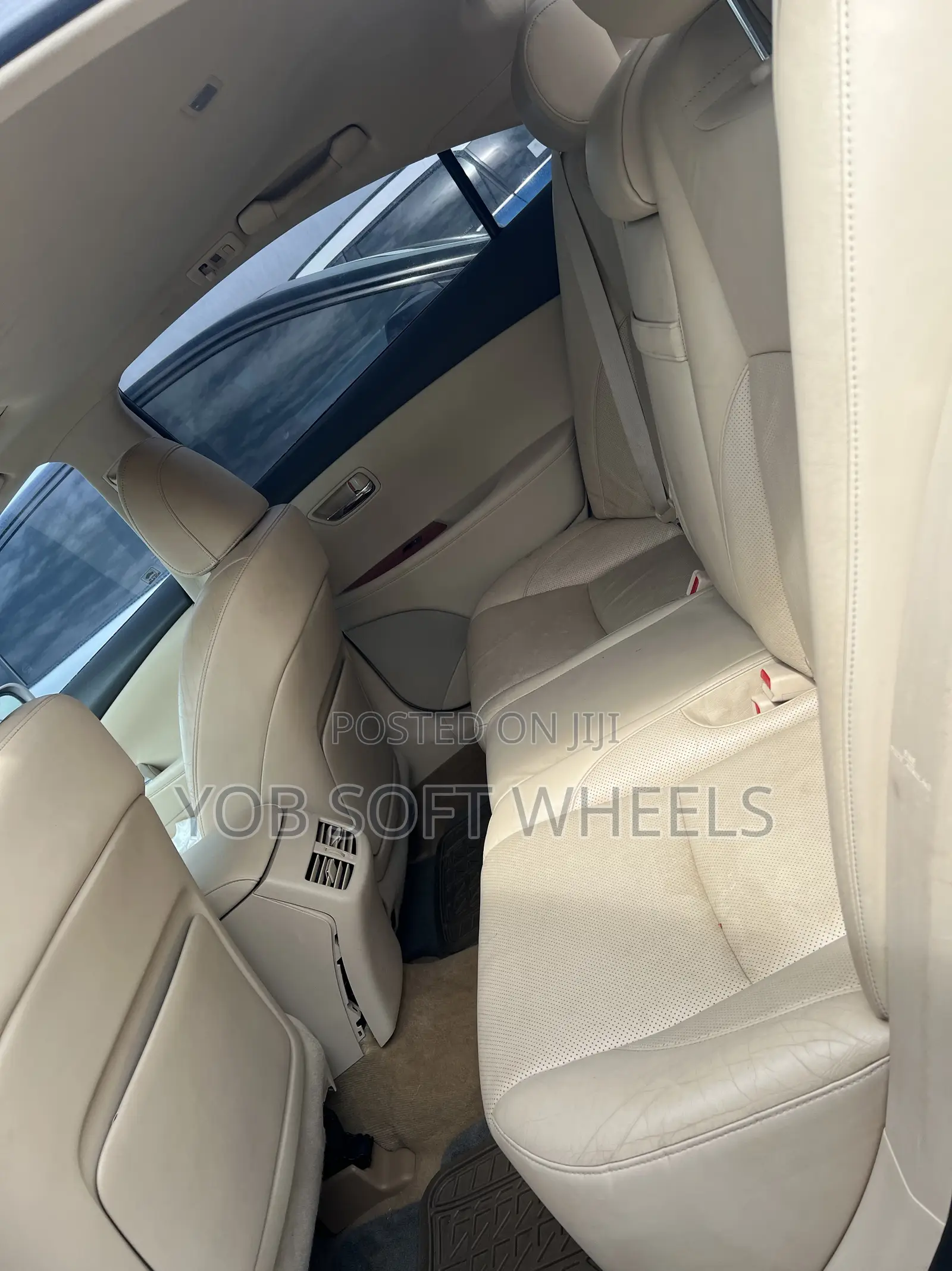 Lexus ES 350 2010 Gold