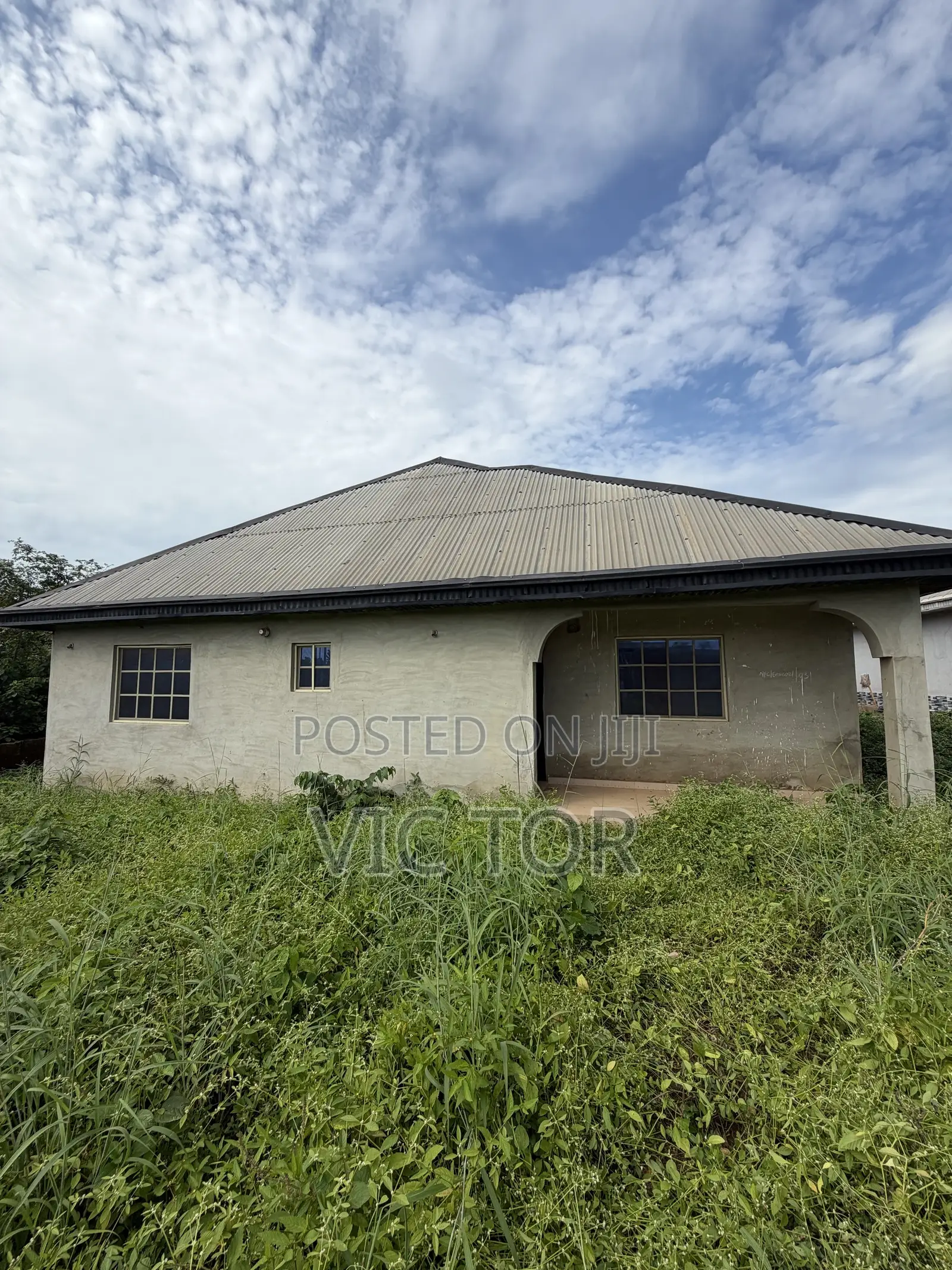 3bdrm House in Olomo Estate, Ido for sale