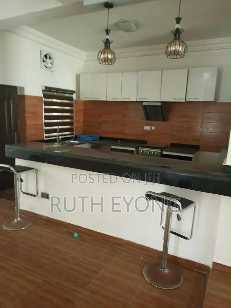 3bdrm Apartment in Lekki Phase 1 for rent