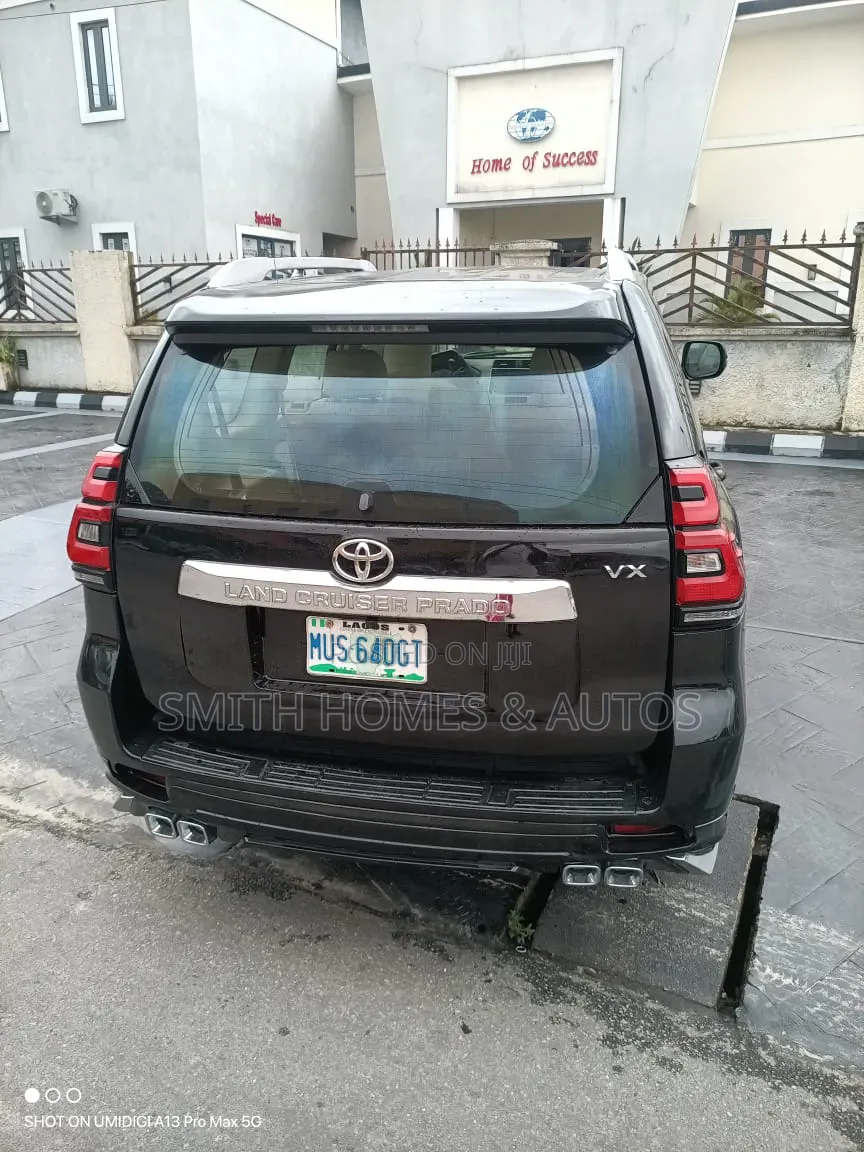Toyota Land Cruiser Prado 2012 Black