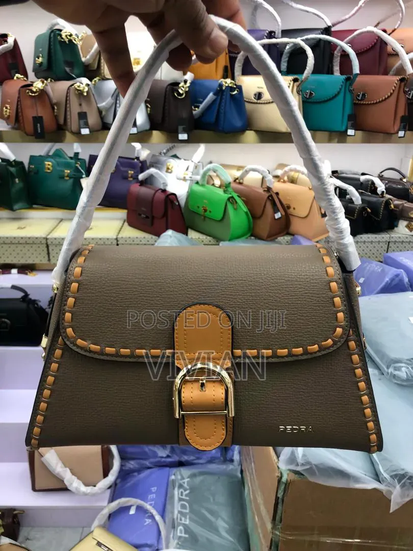 Pedra Taupe Buckle Hangbag