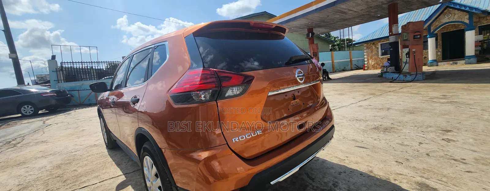 Nissan Rogue S AWD 2017 Orange