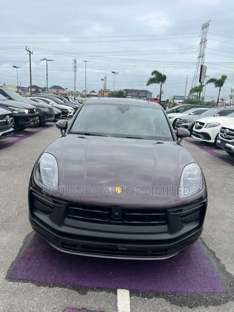 New Porsche Macan GTS AWD 2025 Burgundy