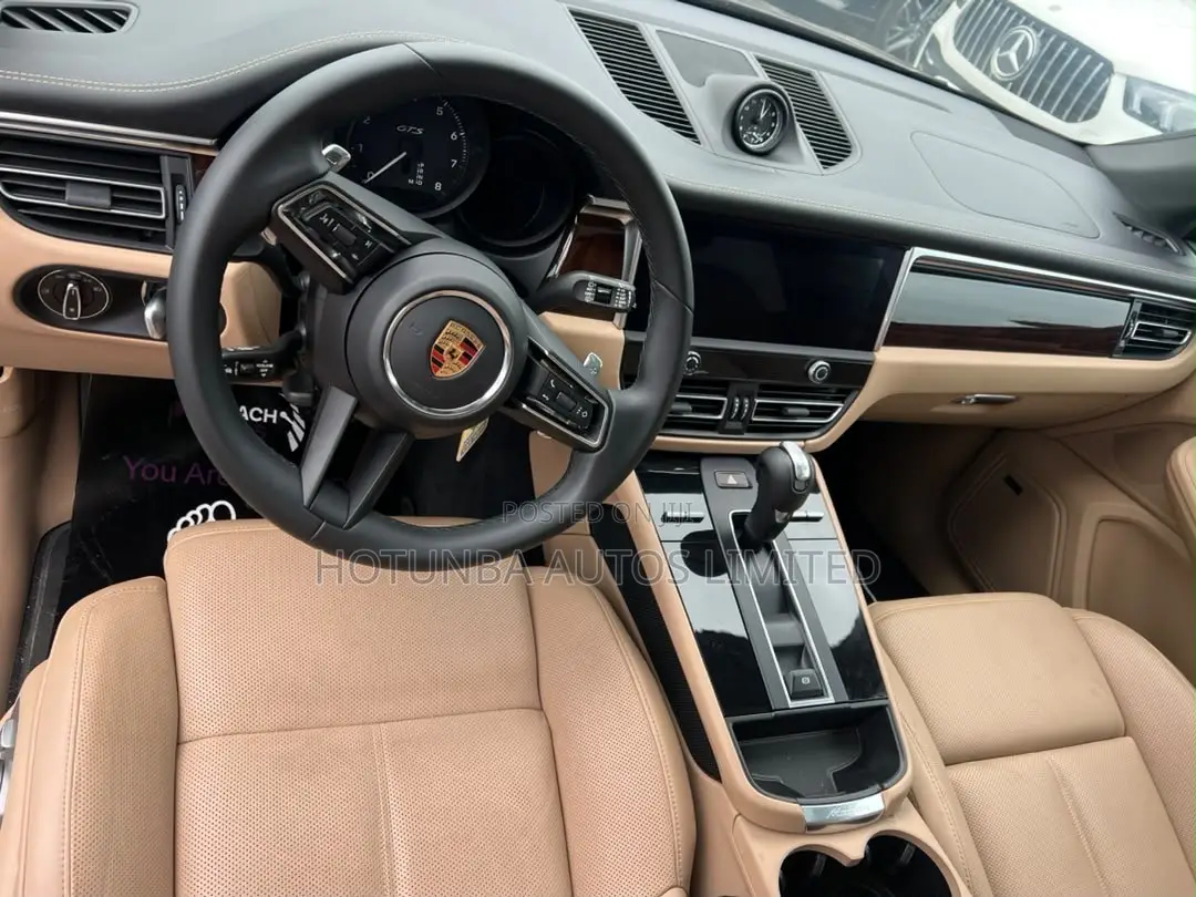 New Porsche Macan GTS AWD 2025 Burgundy