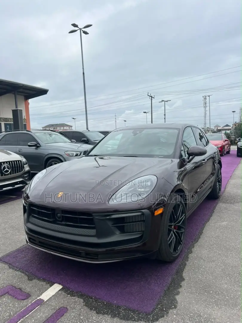 New Porsche Macan GTS AWD 2025 Burgundy