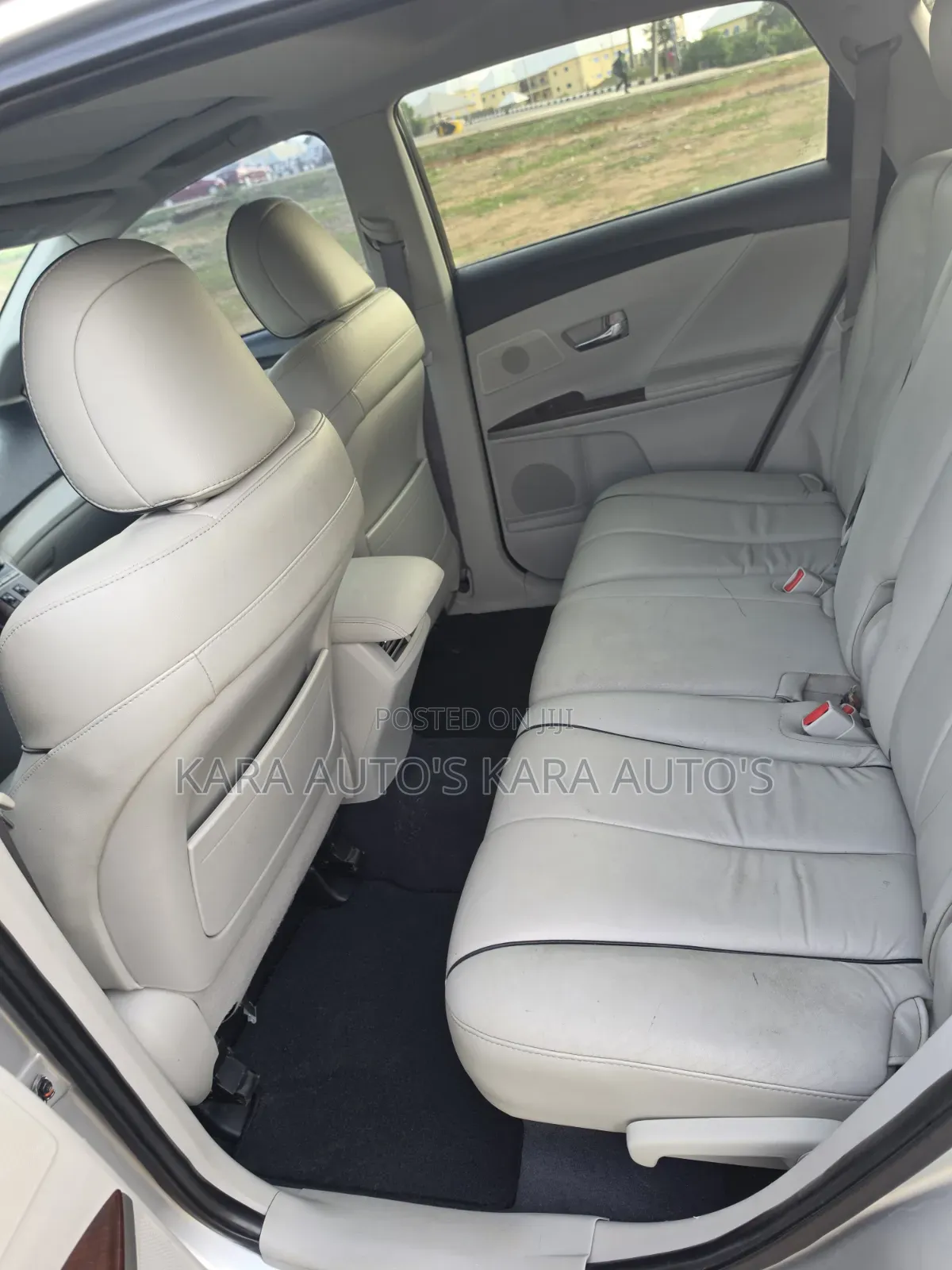 Toyota Venza 2010 Silver