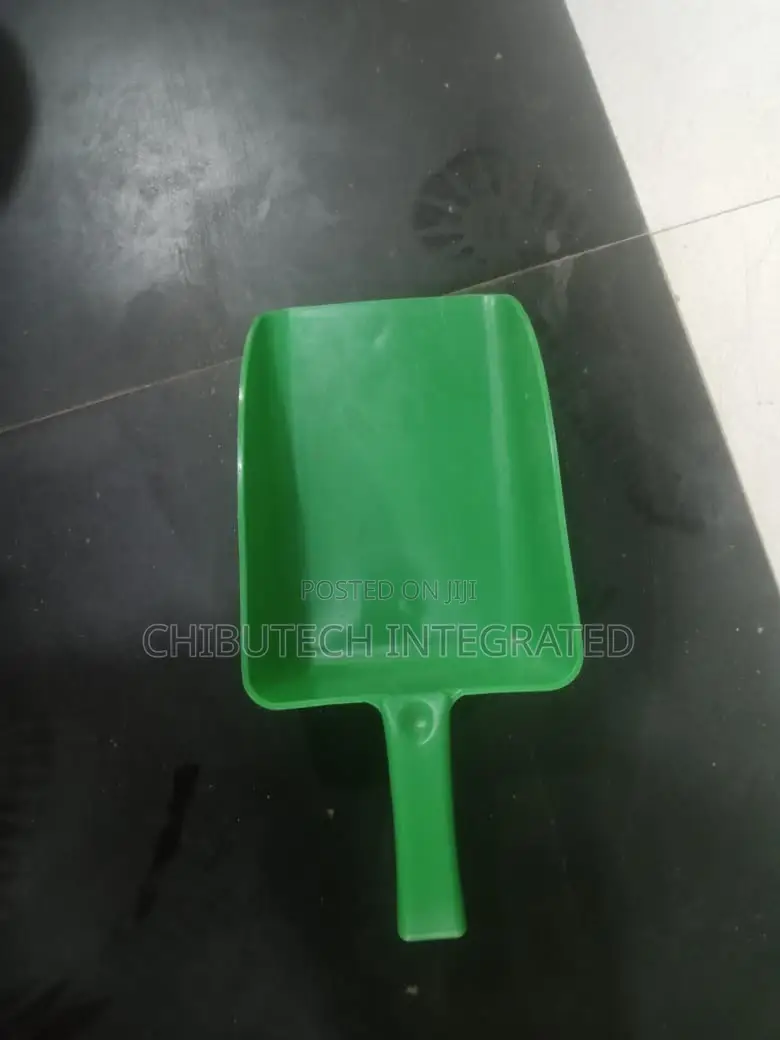 Green Plastic Utility Hand Scoop or Dust Pan/Food Scoop