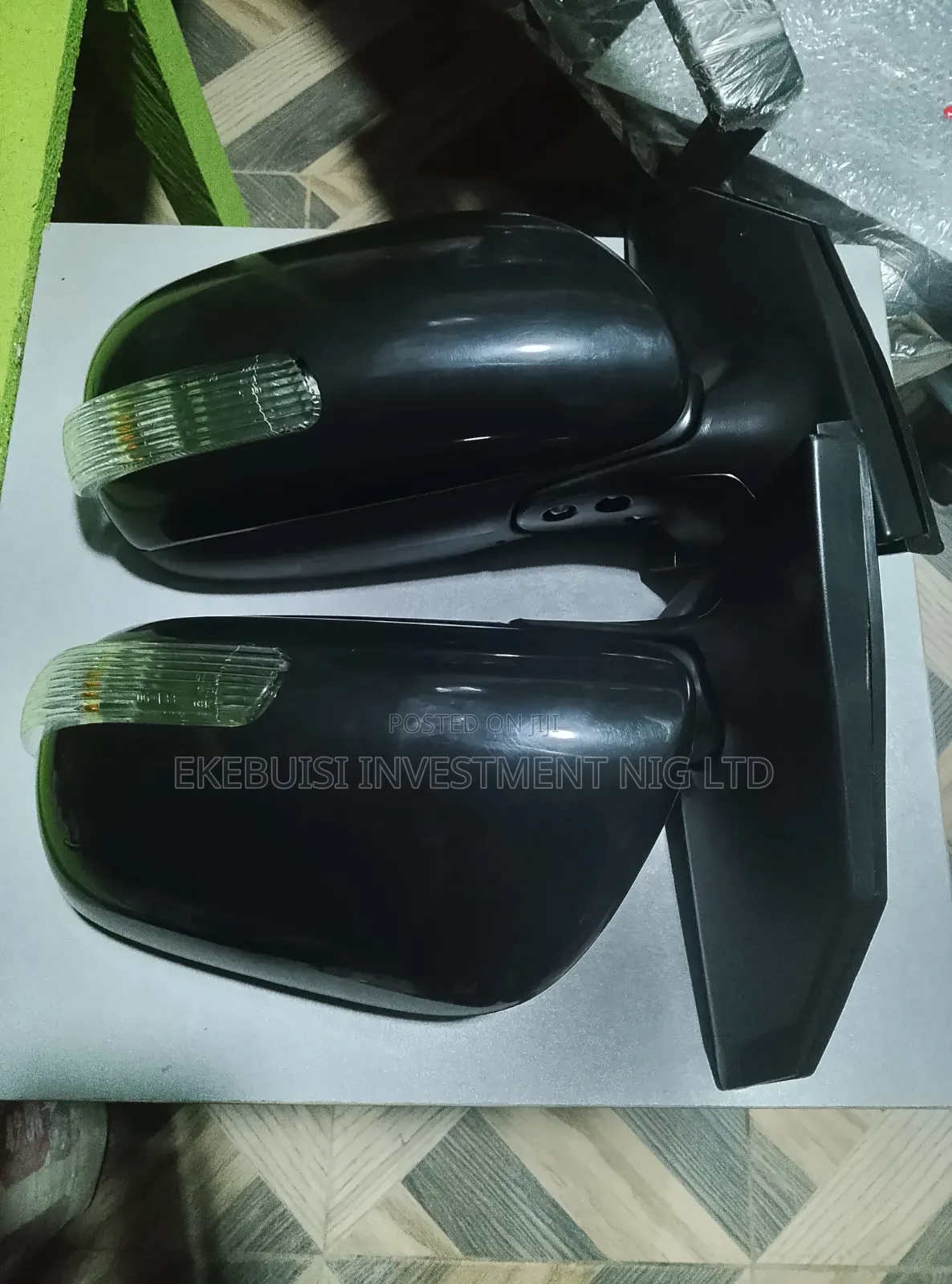 1 Set of Side Mirrors Corolla 2005 With Pointer Light