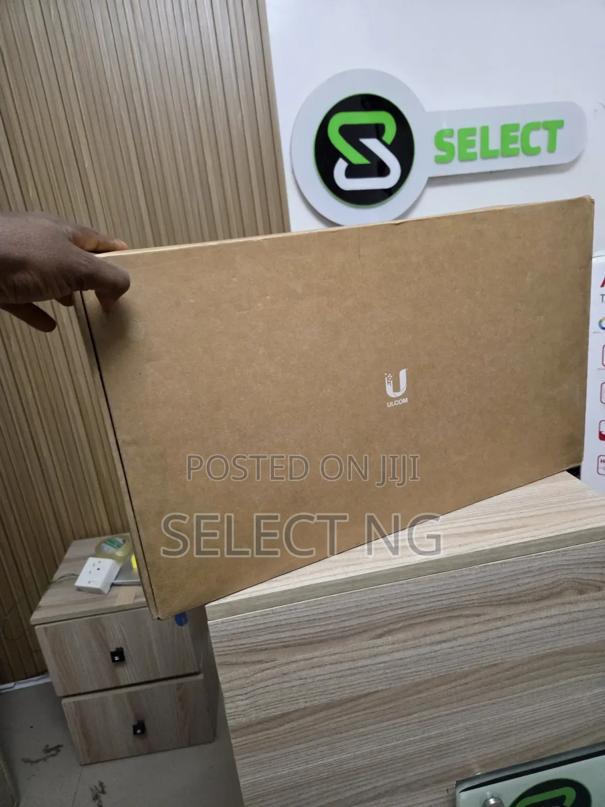 Ubiquiti ES-24-250W EdgeSwitch 24-Port Layer 2 Gigabit PoE+ Switch