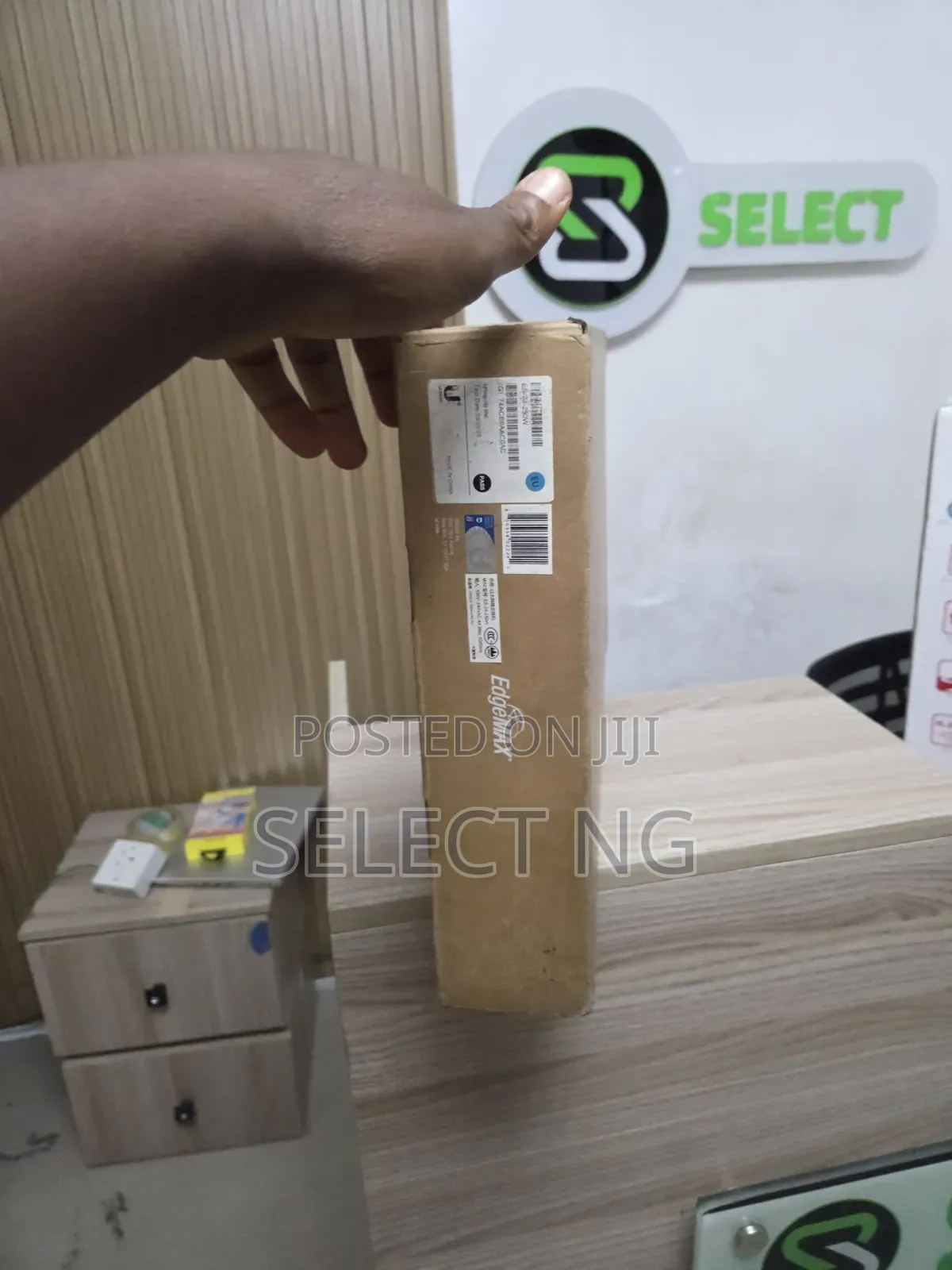 Ubiquiti ES-24-250W EdgeSwitch 24-Port Layer 2 Gigabit PoE+ Switch