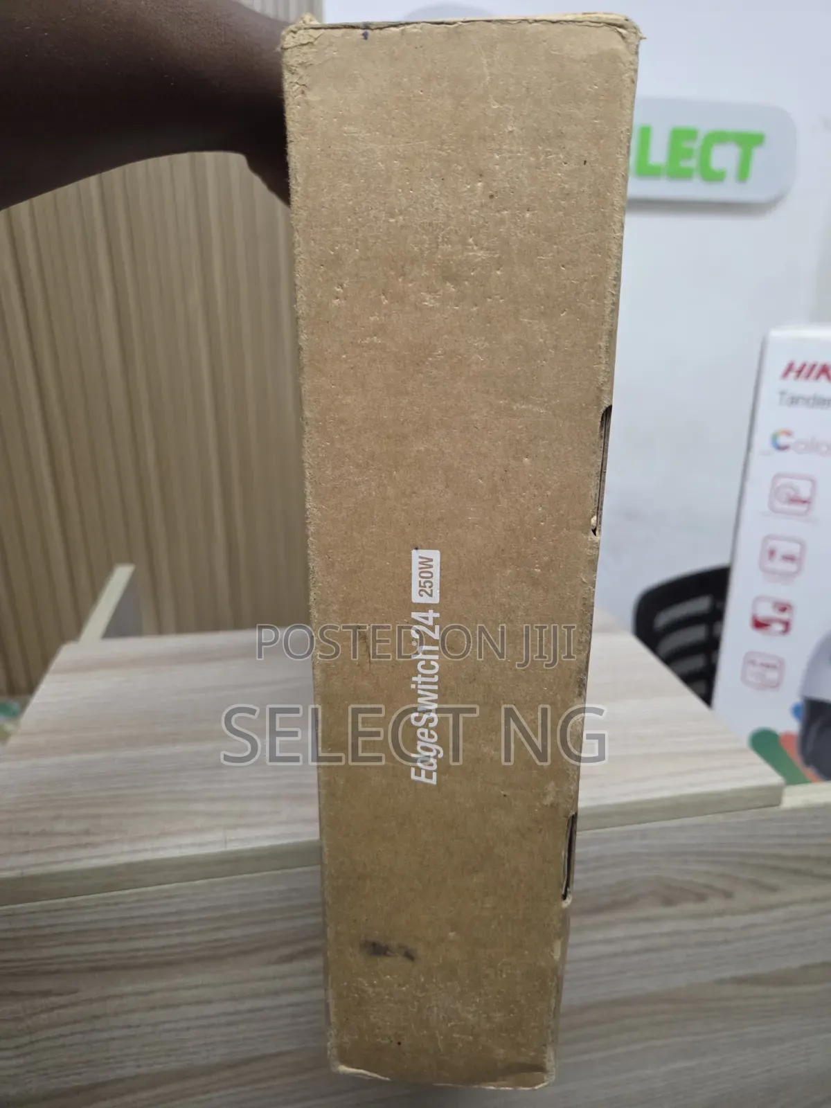 Ubiquiti ES-24-250W EdgeSwitch 24-Port Layer 2 Gigabit PoE+ Switch