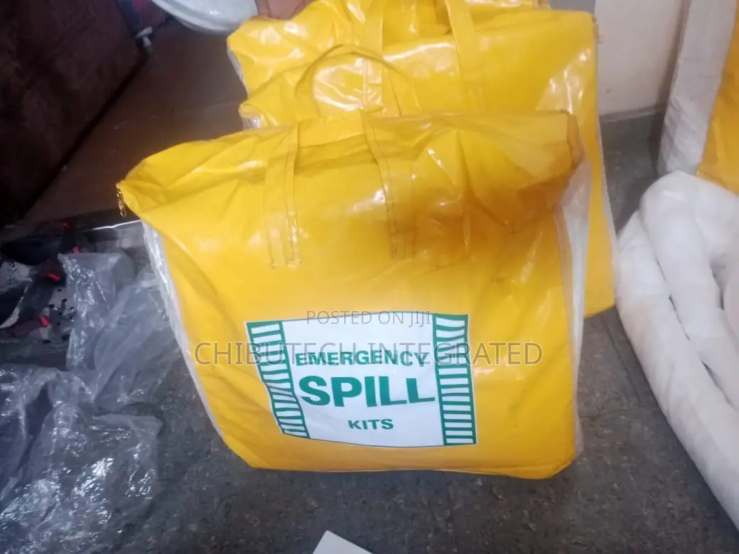 Emergency Oil Spill Kit