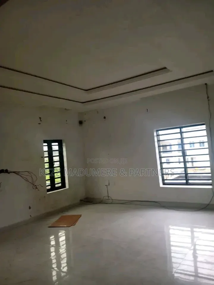 4bdrm Duplex in Ewat Estate for rent