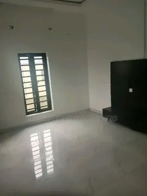 4bdrm Duplex in Ewat Estate for rent