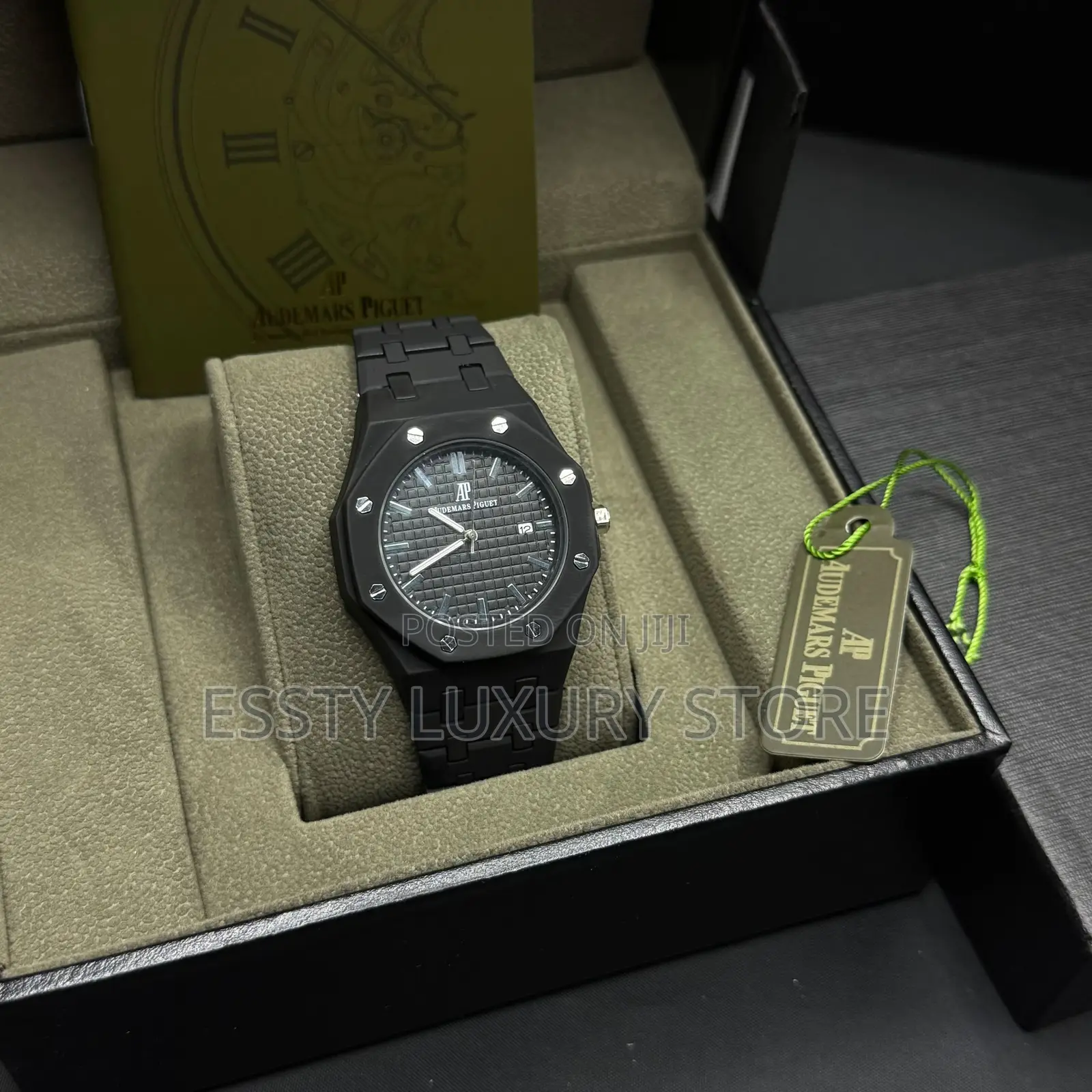 AUDEMARS PIGUET (AP) Bio-Ceramic Chain Wristwatch