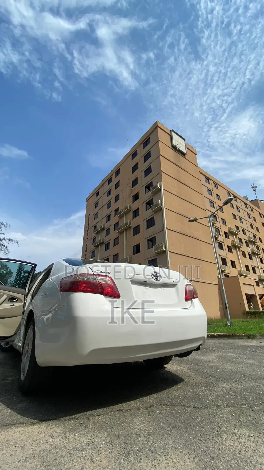 Toyota Camry LE 4dr Sedan (2.4L 4cyl 5A) 2009 White