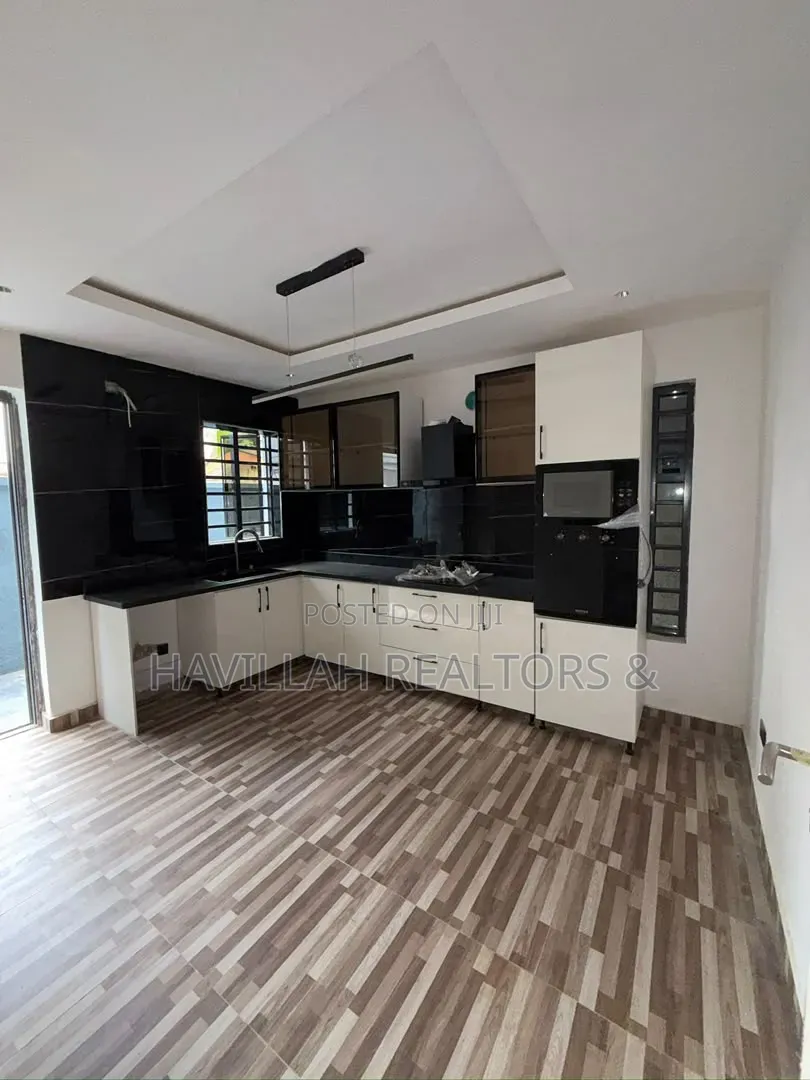 4bdrm Duplex in Opebi for sale