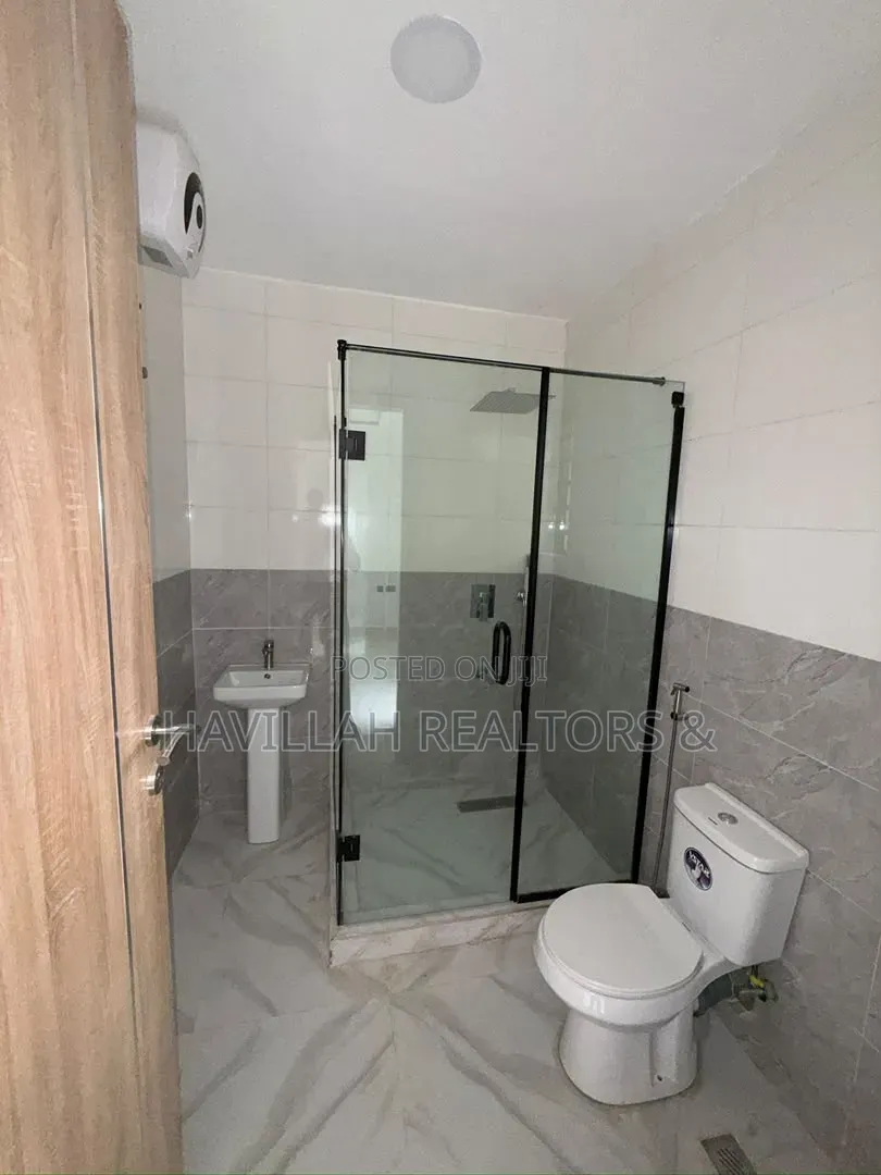 4bdrm Duplex in Opebi for sale