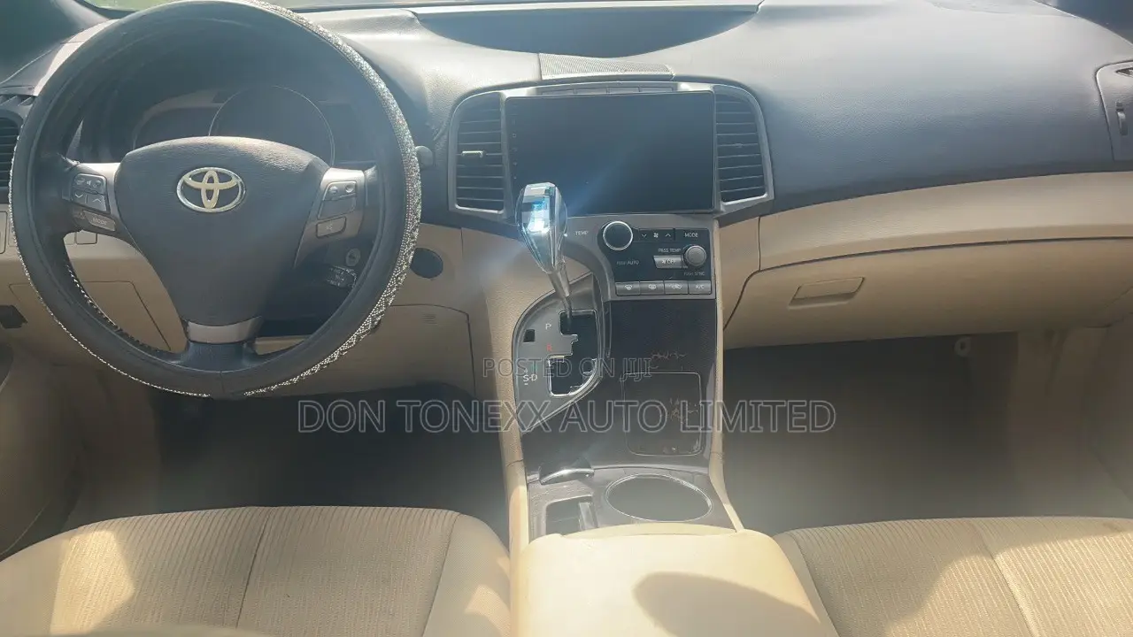 Toyota Venza LE 2011 Brown
