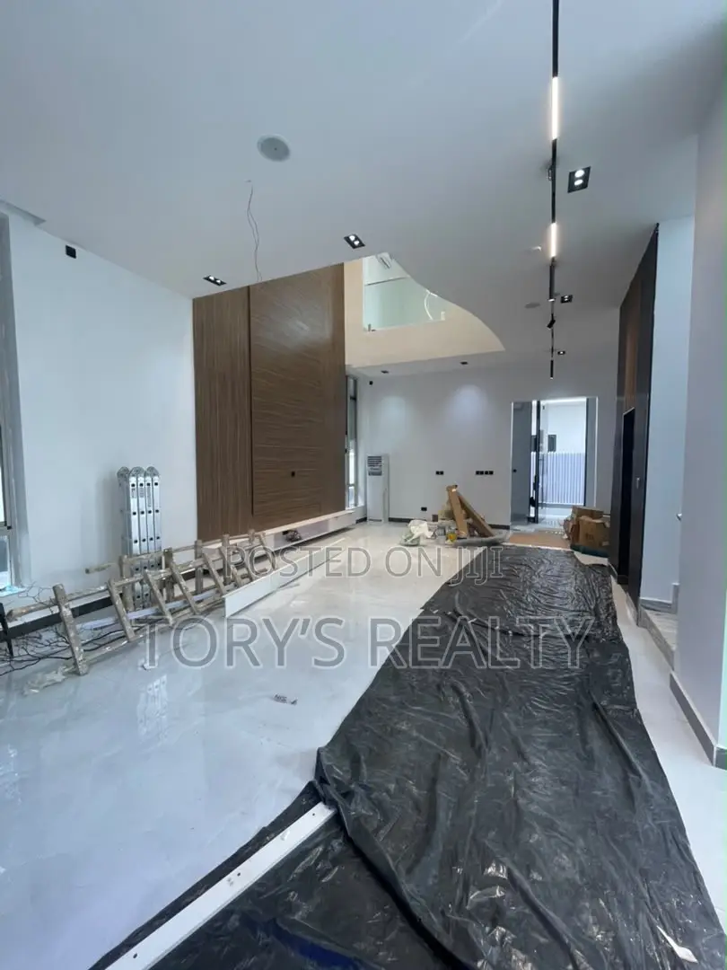6bdrm Duplex in Banana Island for sale