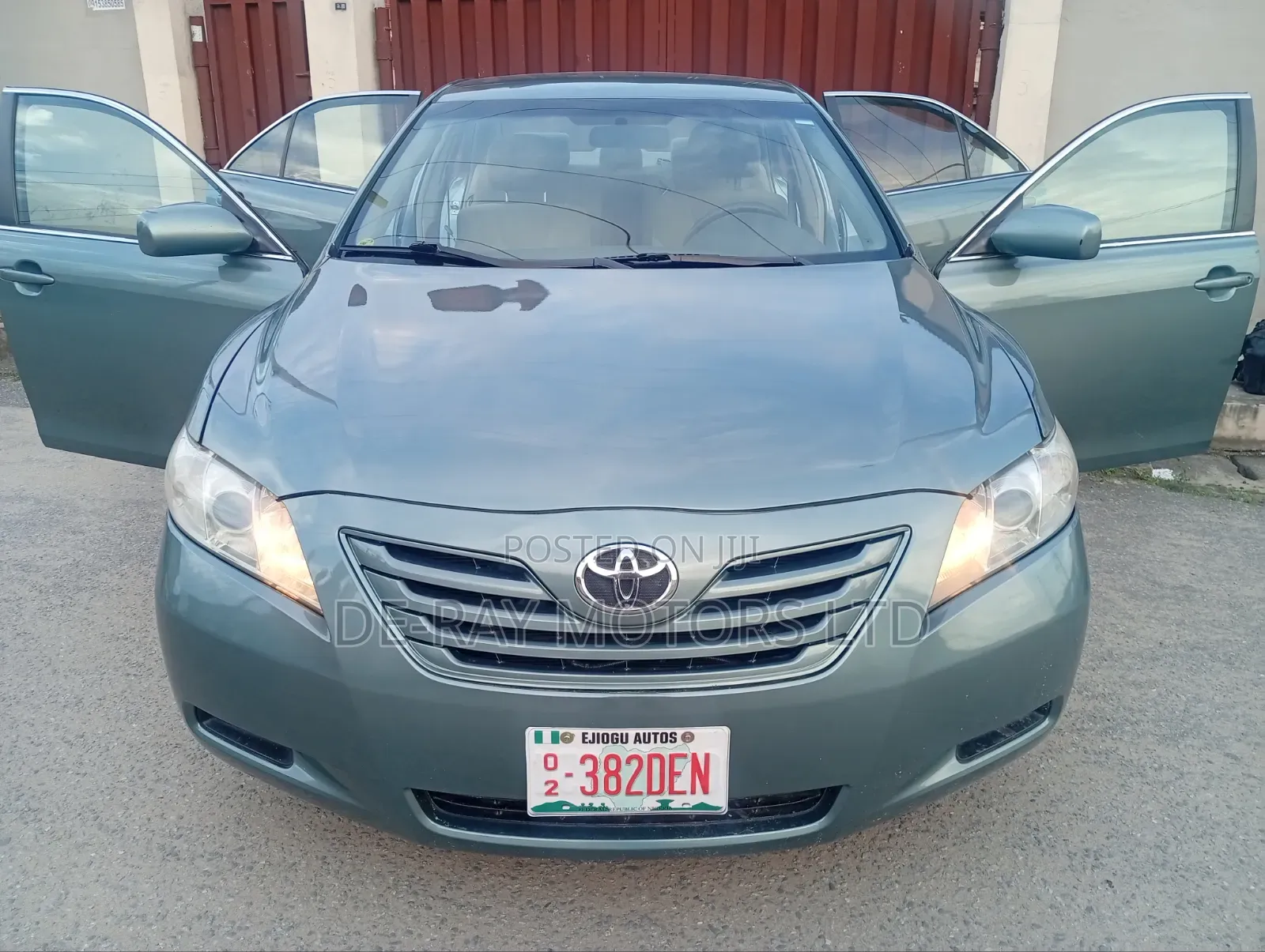 Toyota Camry LE 4dr Sedan (2.4L 4cyl 5A) 2008