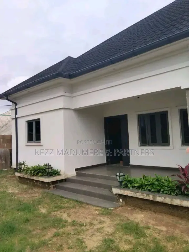 3bdrm Block of Flats in Nwaniba Road Uyo for rent