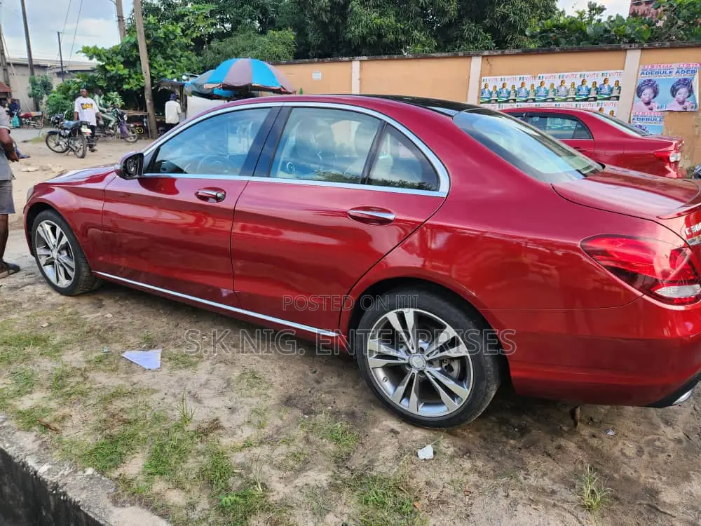 Mercedes-Benz C300 2015 Red