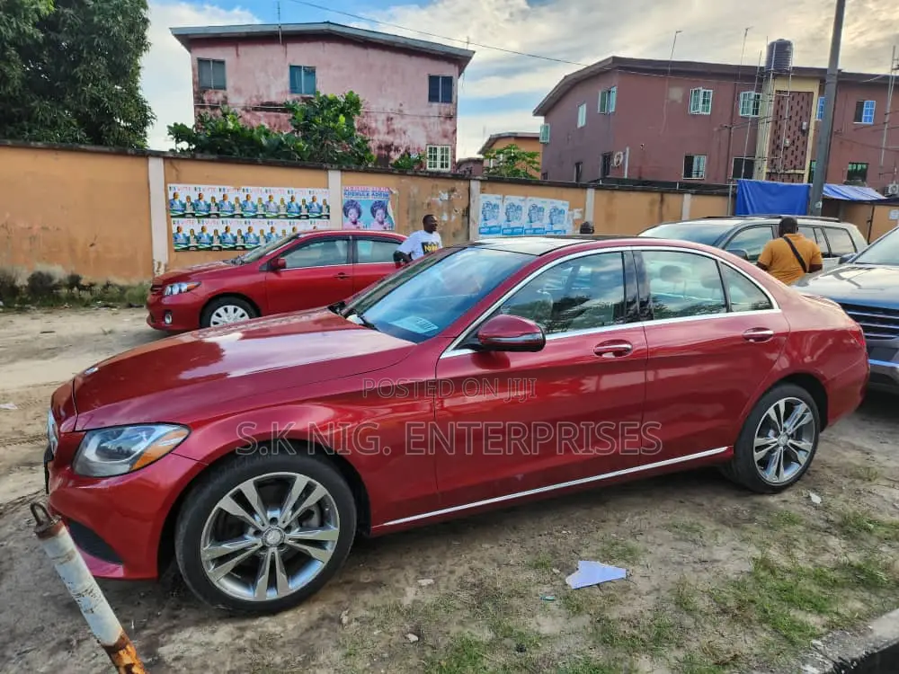 Mercedes-Benz C300 2015 Red