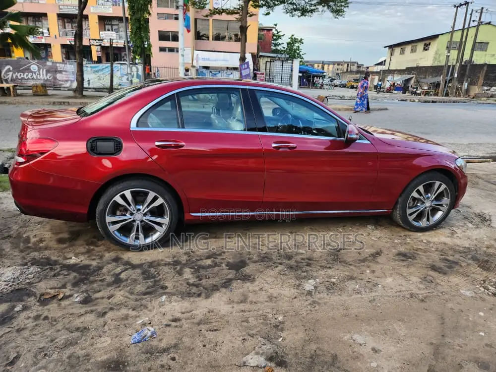 Mercedes-Benz C300 2015 Red